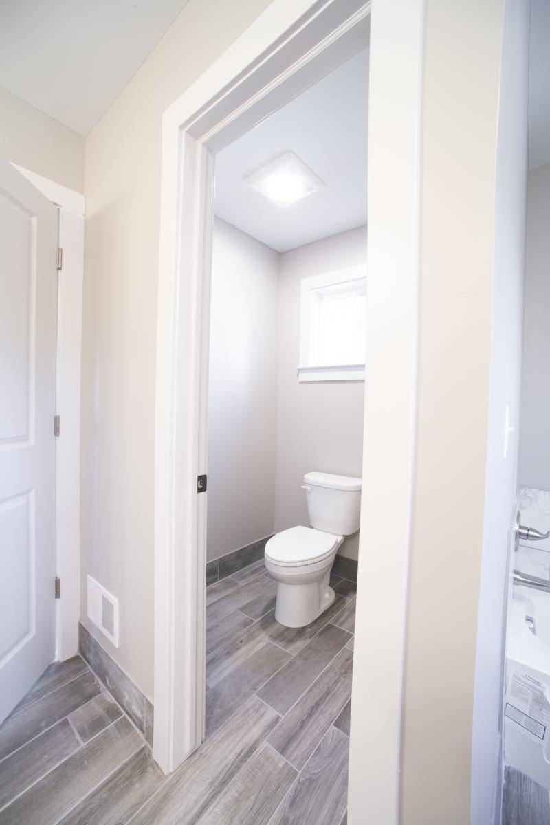 restroom photo for a real estate listing